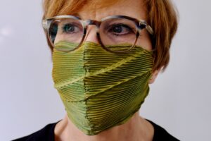 Pleated face mask (face covering) in green