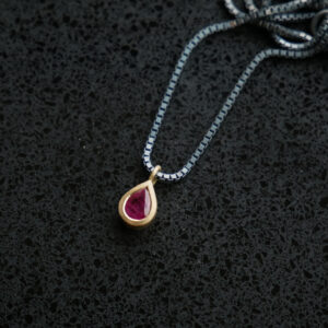 18ct gold ruby necklace
